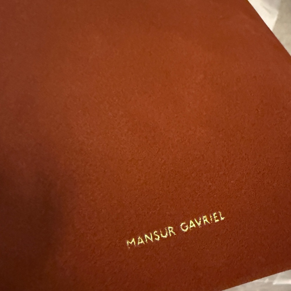 Mansur Gavriel Tan Suede Crossbody Bucket Bag - Cute For Summer!🥰🥰🥰 - Picture 4 of 6